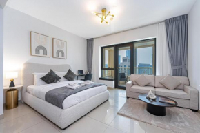 Chic studio I City Skyline view I Superfast Wi-fi